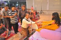 Swami Shree Haridasji begging for Flood Victims Relief !